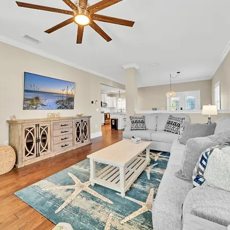 Cypress Breeze, Amazing Community Pool! - Private Outdoor Shower